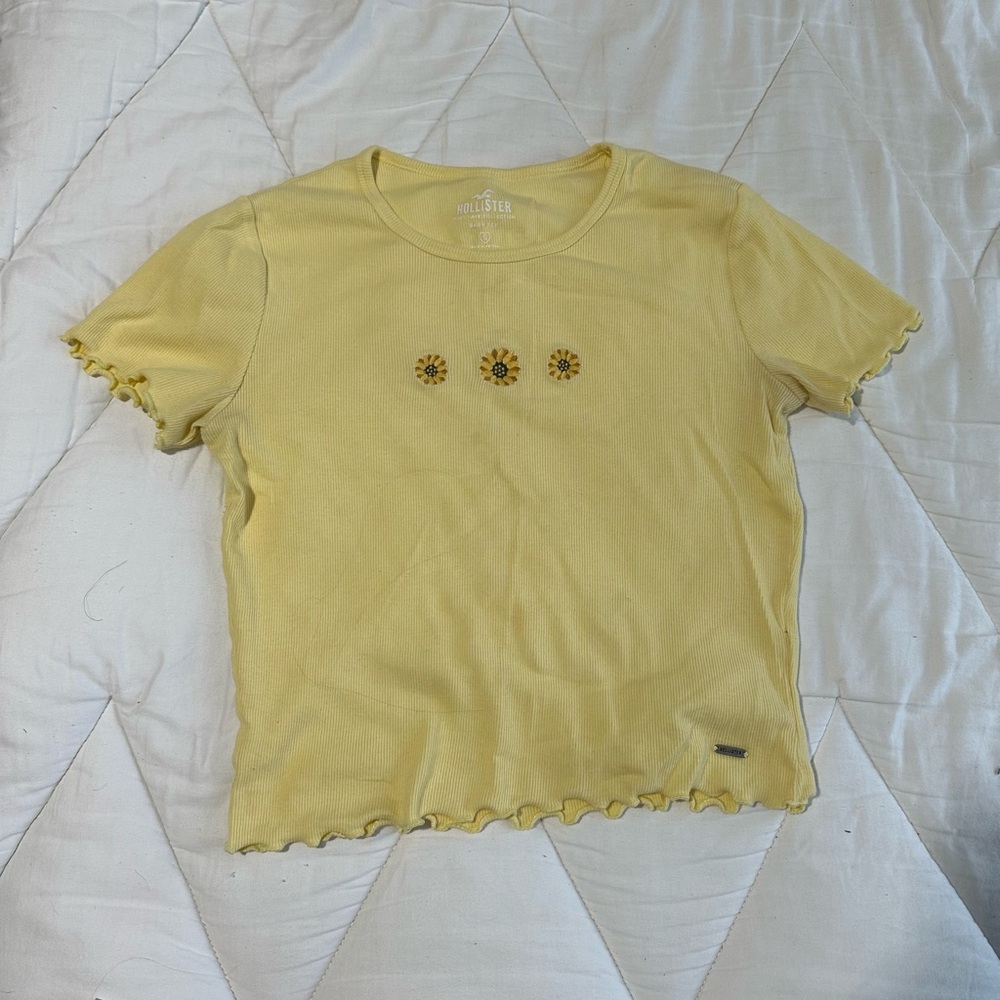 hollister yellow baby tee